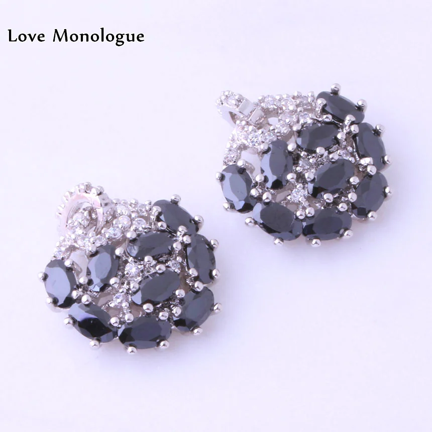 Модные круглые серьги гвоздики с черным ониксом и белым кубическим цирконием