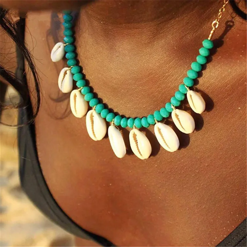 Boho Puka Sea Shell Necklace for Women Red Beads Choker Cowrie Pendants Necklaces Conchas Seashell Jewelry collier femme