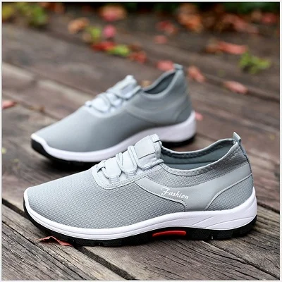 Модные легкие кроссовки для бега мужские однотонные мягкие дышащая одежда