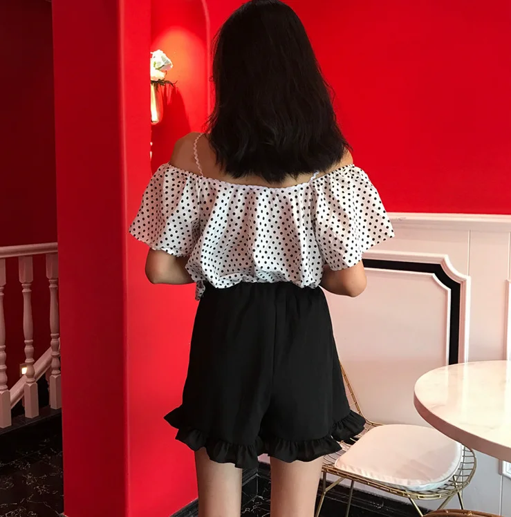 2017 summer new women's fashion word collar lotus leaf strapless wave point sling shirt |