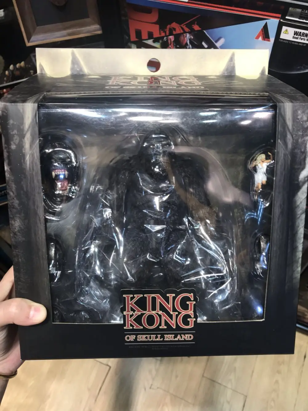 Мультипликационный персонаж из фильма игрушки MEZCO Kong: Череп остров Kingkong 8 дюймов подвижная фигурка модель