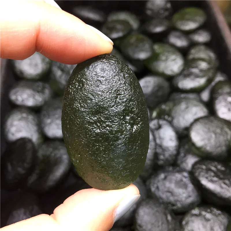 20-25 г Moldavite Чешский метеорит ударное стекло натуральный грубый камень кристалл