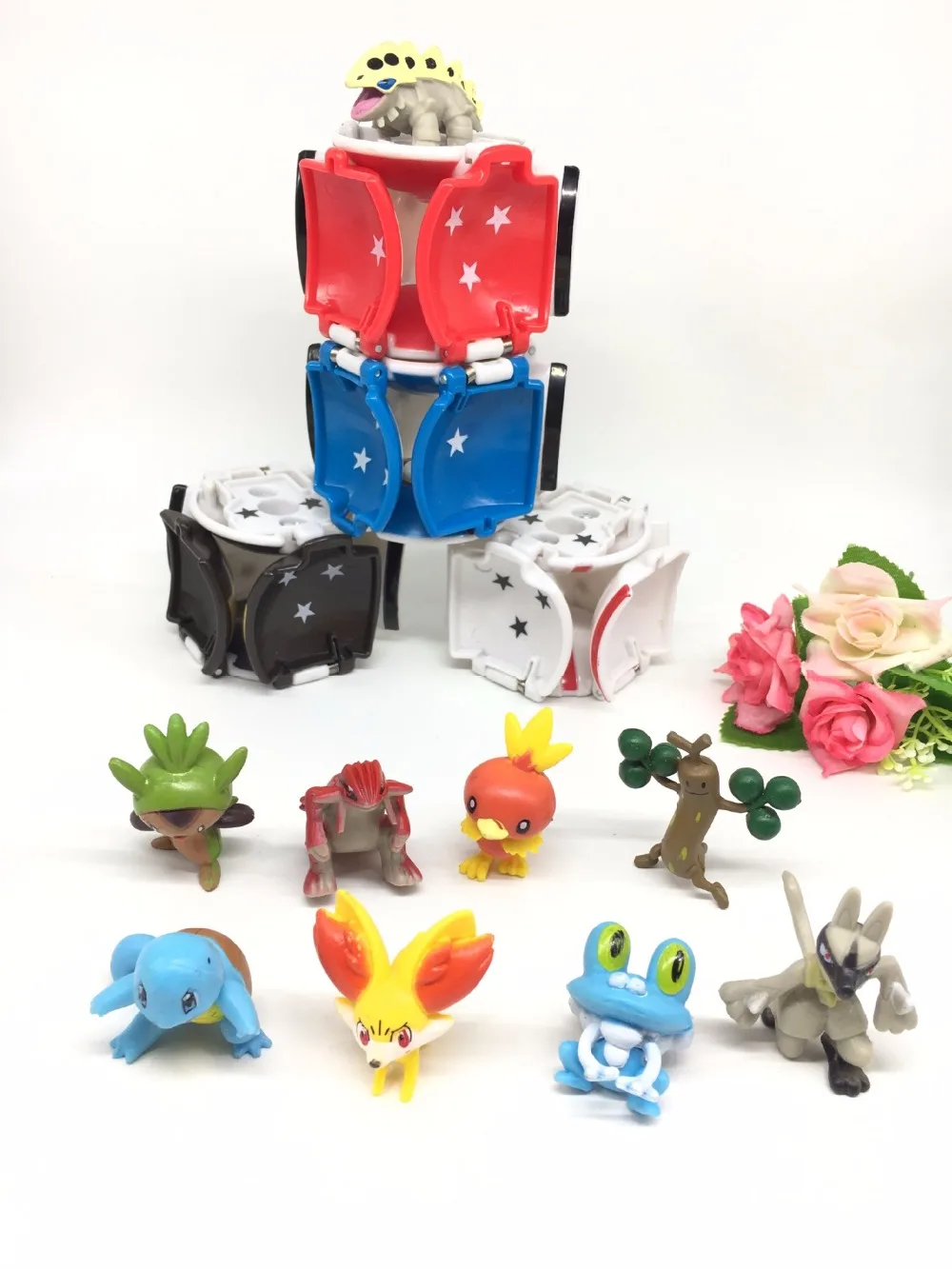 

HAPPY MONKEY 4Pcs/lot pocket ball(7cm) + 4 action figures(3-5cm) in each ball Funny toys for Kids Pocket monster figure toys