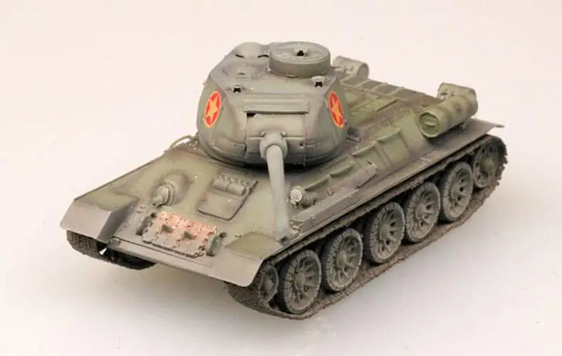 ДНП поле боя T34 85 средний танк Veitnam армии 1/72 готовой easy model