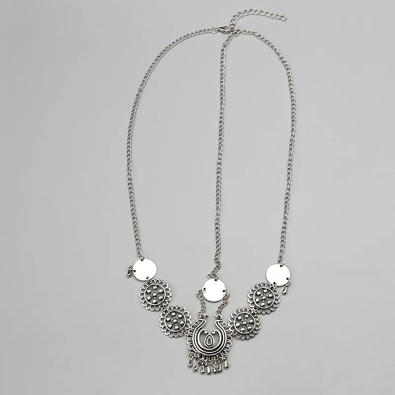 Женский ажурный головной убор серебристый металлический в богемном стиле