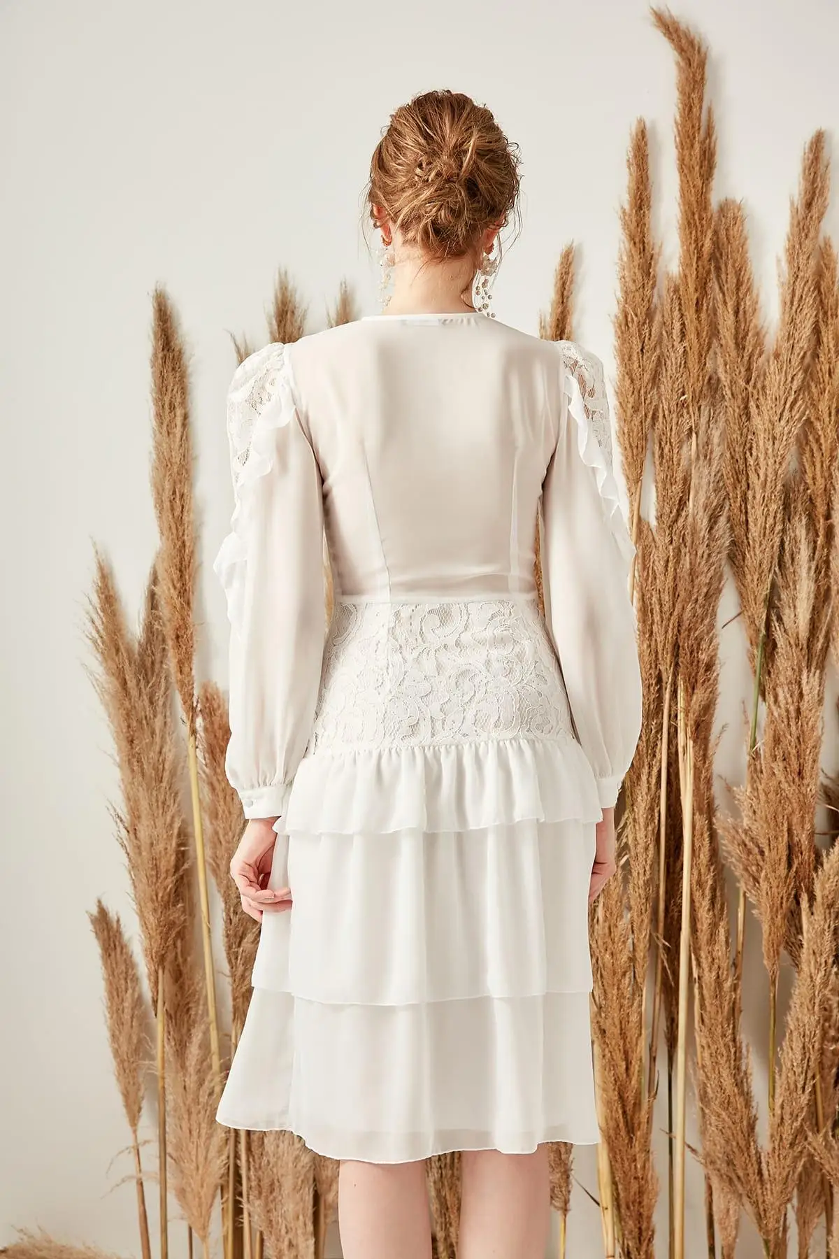 Trendyol белая кружевная деталь TPRSS19WU0005|Женские платья| |