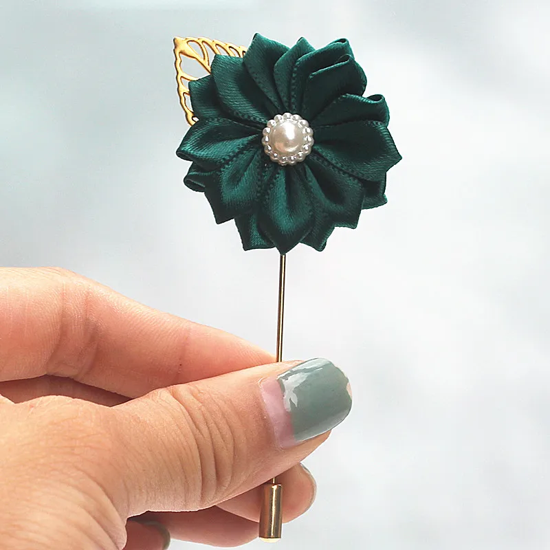 green Marfim атласные цветы Жених булавка корсаж цветок de mariage золотой лист Свадебные корсажные броши для мужчин костюм XH889P-2 - Цвет: green