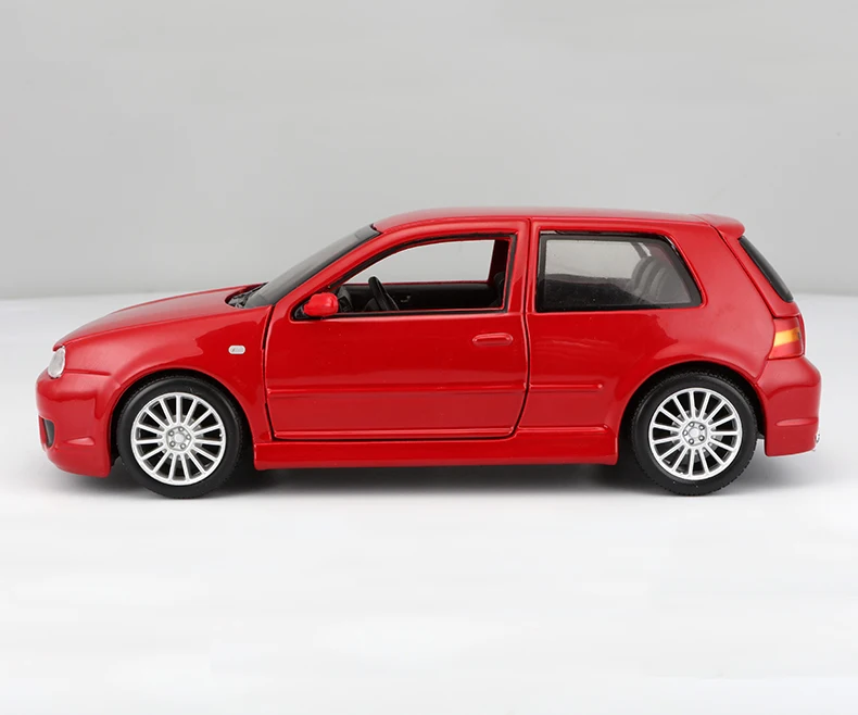 Maisto 1/24 Гольф MK4 R32 литой брелок для автомобильных ключей модель классического