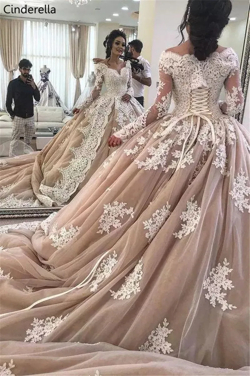 Платье Золушки великолепного цвета шампанского с длинными рукавами милое платье