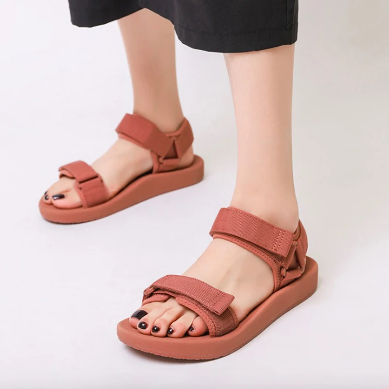 Женские сандалии летняя обувь из эластичной ткани на плоской подошве пляжная