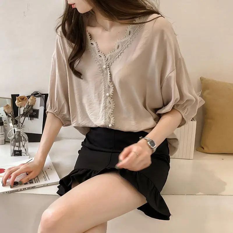 

Women Summer Half Sleeve Patchwork Crochet Lace V Neck Elegant Top Shirts Female Casual Sweet Office Ladies Blouse Shirt WS9568C