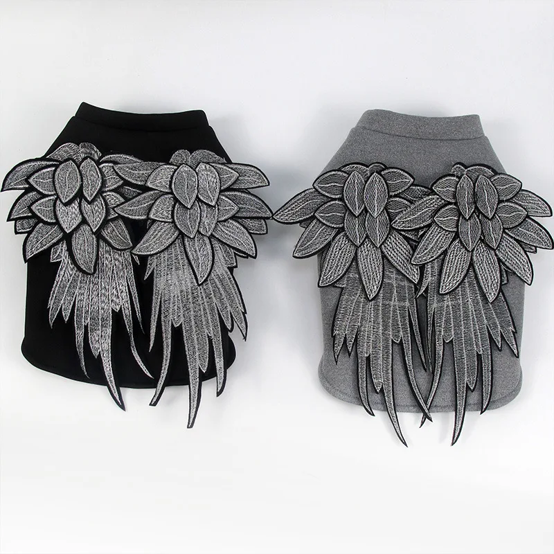 Осенне-зимняя одежда с новым рисунком и вышивкой для домашних животных.