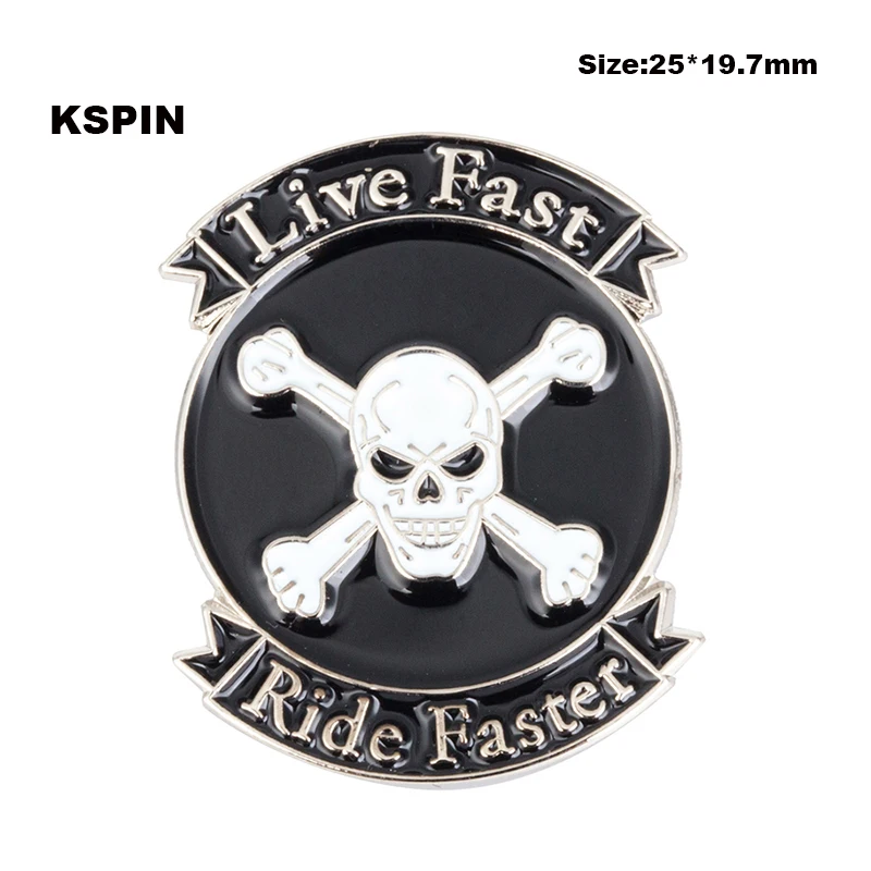 Эмалированная брошь на кнопках с героями мультфильмов для любителей аниме