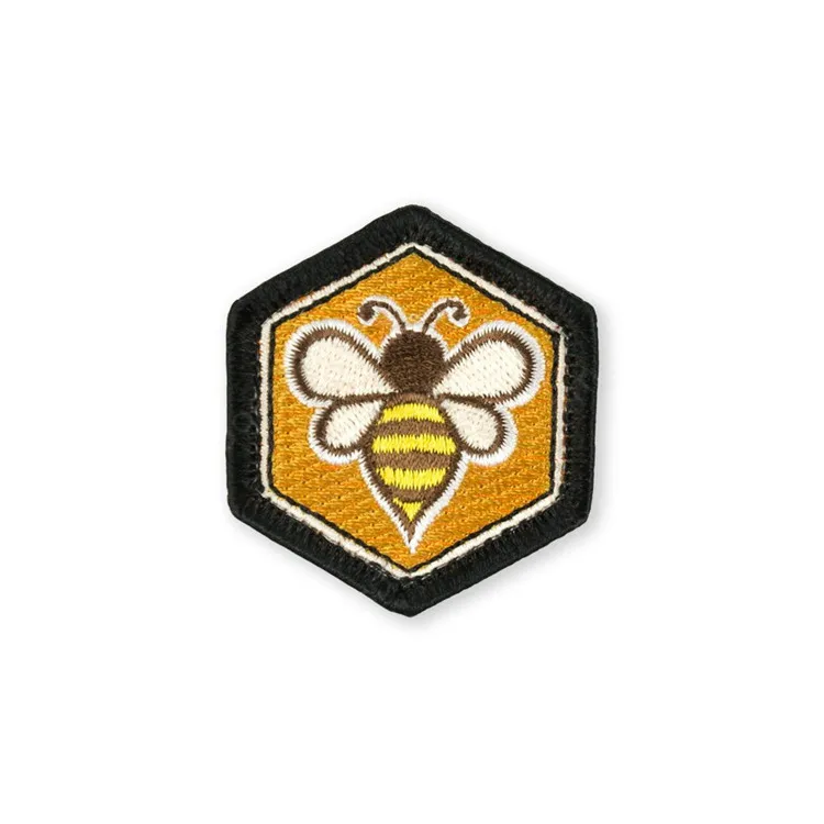 Bee 4X4.5 CM Нашивка С Вышивкой животных, леопарда, тигра, медведя, волка, пчелы, кролика, тактические нашивки в Военном Стиле, нашивки с аппликацией, эмблема, вышитые значки - Цвет: Bee 4X4.5 CM