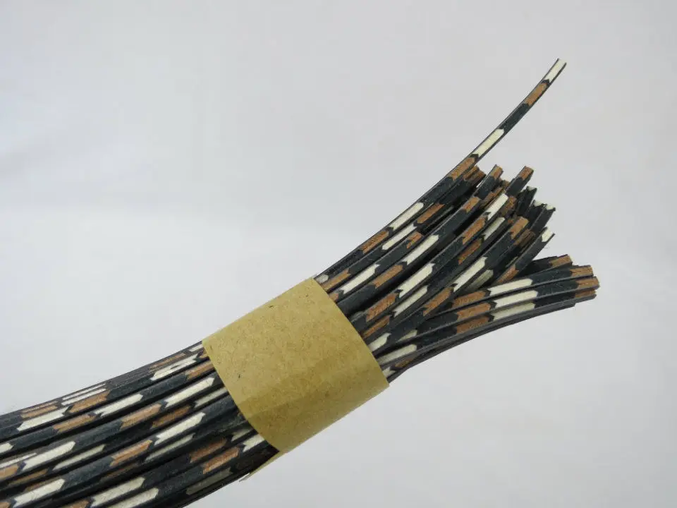 

40STRIP LUTHIER FIGURED PURFLING C-80,Measures2.5mm x 1.5mm thick x 880mm long