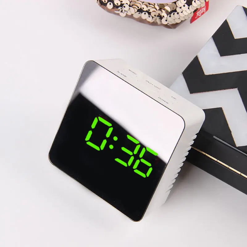 Square-green Цифровые часы Настольный цифровой будильник despertador светодиодный Повтор ночные светильники температурный стол Кухня Ванная комната украшение стола - Цвет: Square-green