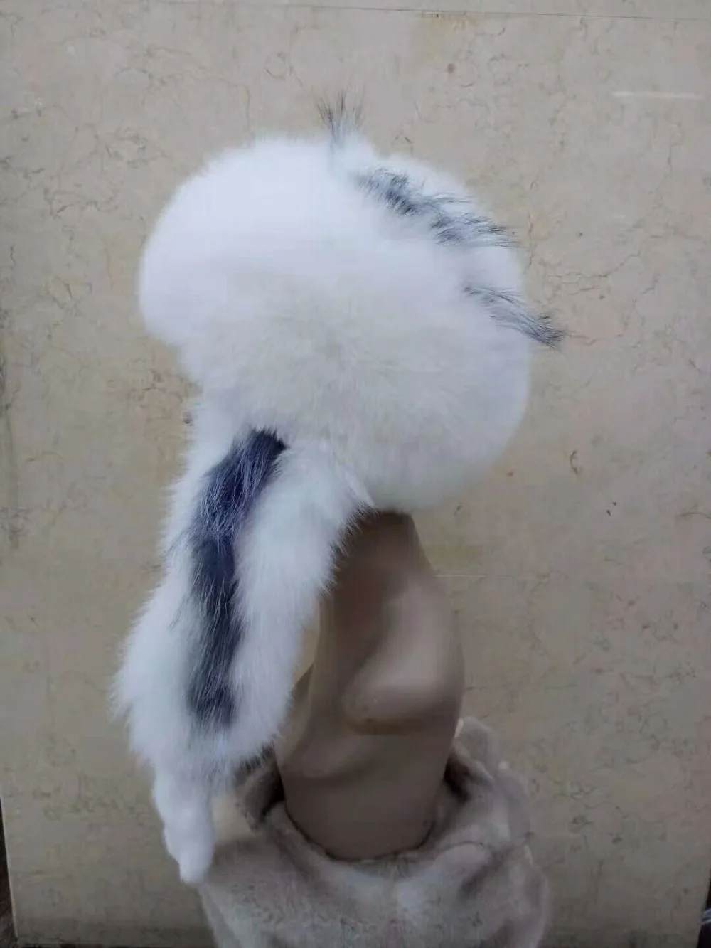 Рисунок 2 - Новый дизайн, шапки из лисьего меха