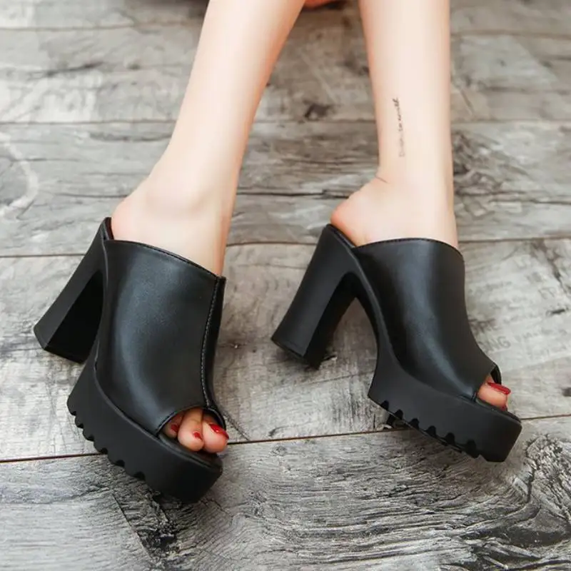 Новинка 2018 года Модные женские босоножки на толстом каблуке Повседневная летняя