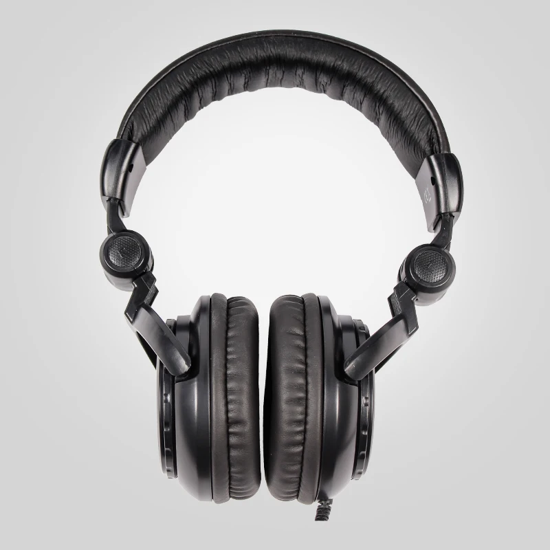 Tascam TH 02 классические туфли с закрытой пяткой и студийные наушники черного цвета