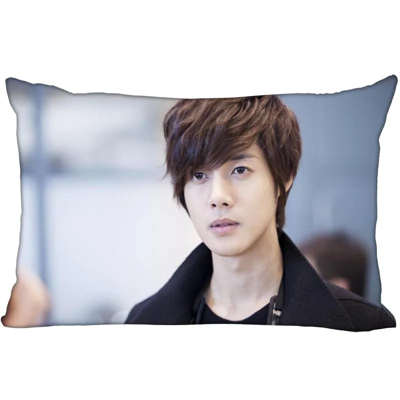 Популярная Корейская атласная наволочка Kim Hyun Joong на заказ 35x45 см (одна сторона)