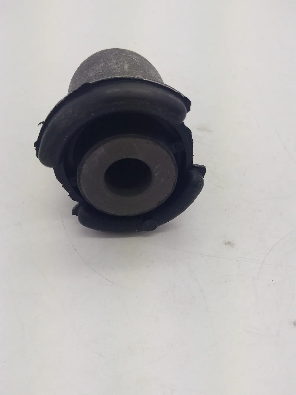 RGX500111 новая нижняя задняя втулка для обнаружения 3/4 Range Rover Sport 2005-2009/2010-2013 Автомобильная втулка для задней подвески