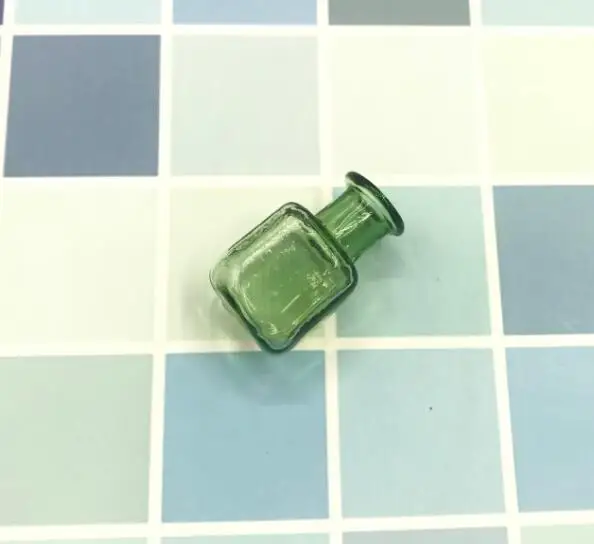 green 20 шт./лот, цветная маленькая Квадратная бутылка с пробковой пробкой, стеклянный флакон, бутылка для желаний, миниатюрная бутылка, новые контейнеры банки, сделай сам - Цвет: green