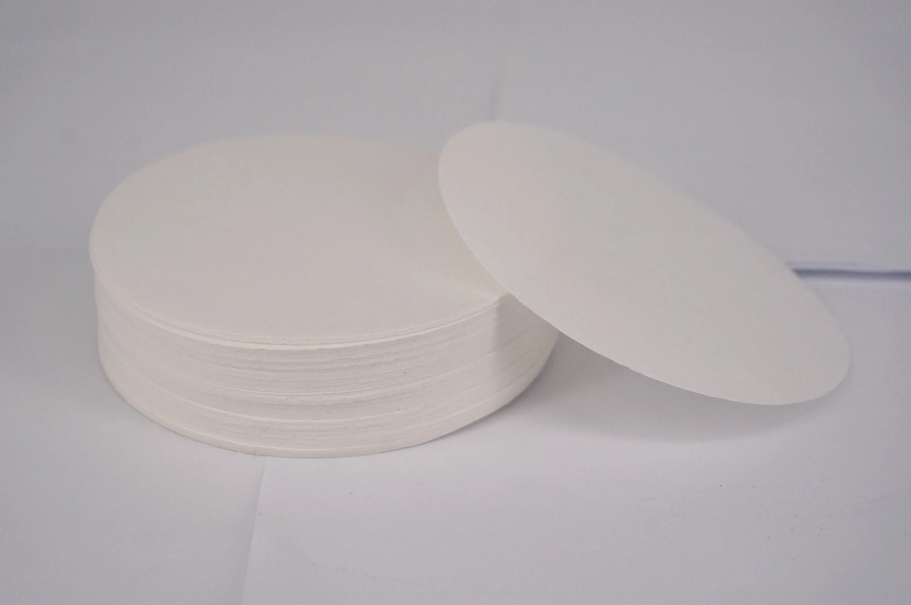 

Qualitative 100 sheets of 7cm Analysis Filter Paper Medium speed Chemistry Use