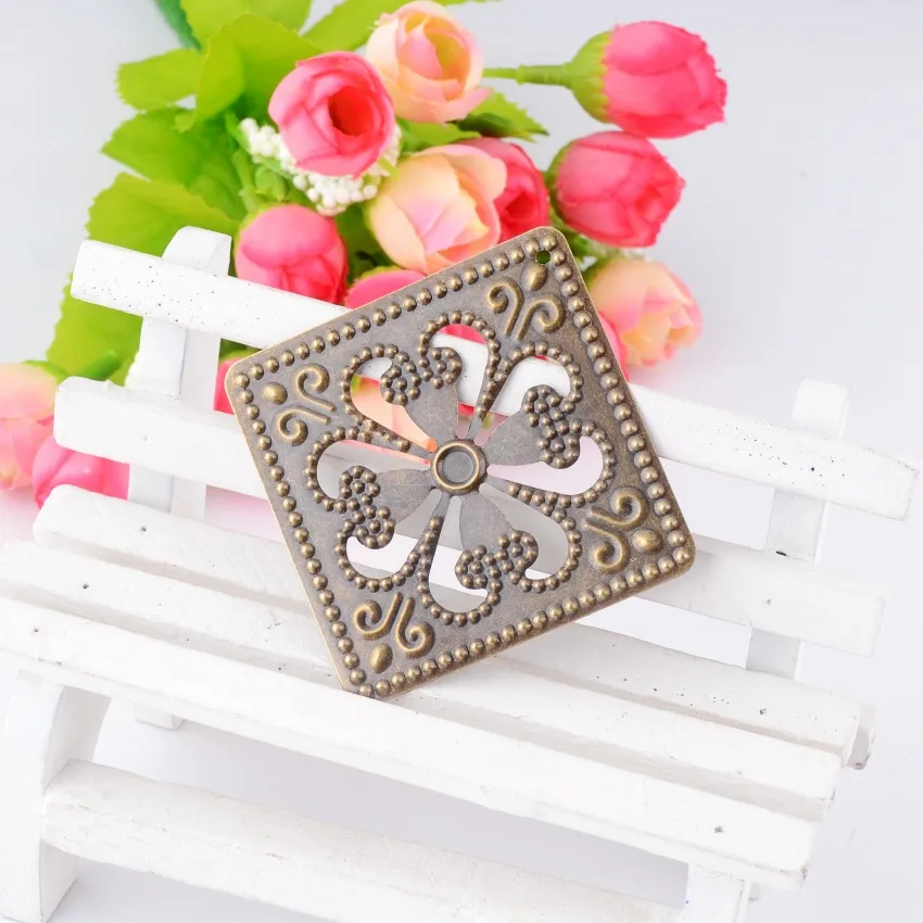 Свободные квадратные филигранные розетки в бронзовом цвете фоторозетки