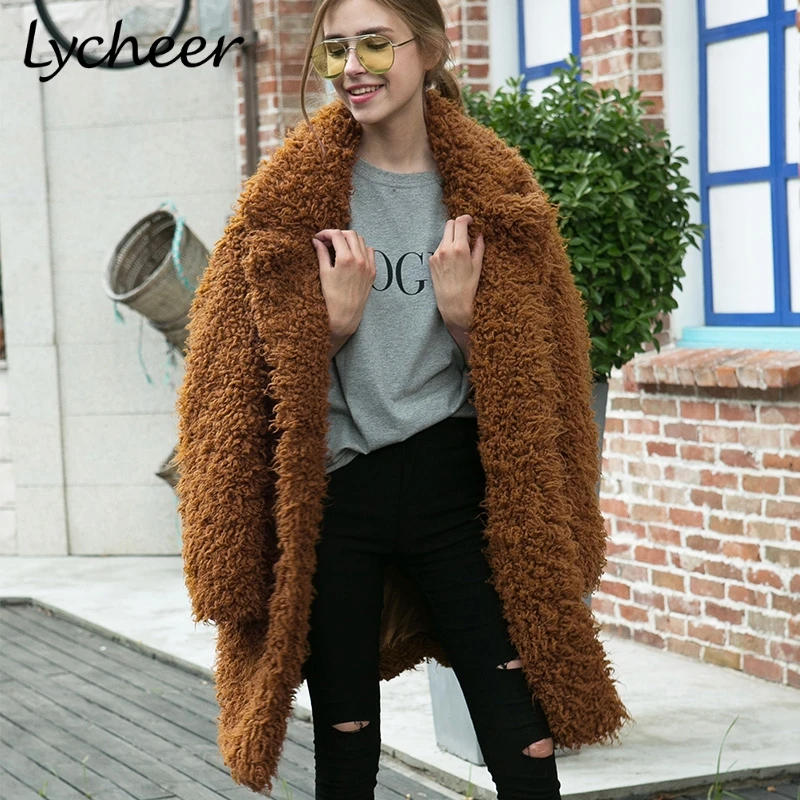 Женская длинная куртка Lycheer черная теплая из искусственной овчины большого