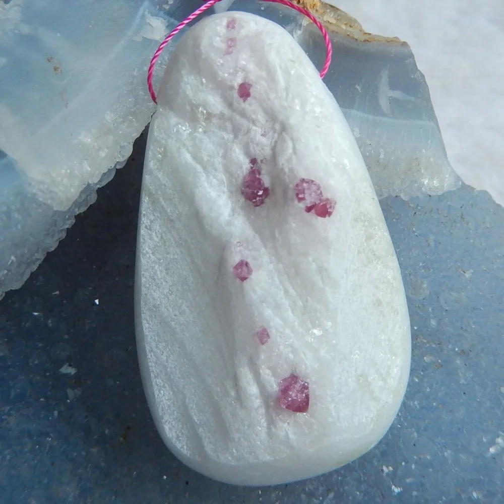 AAA натуральный каменный друзовый драгоценный подвеска с рубином 53x32x15 мм 35 6 г