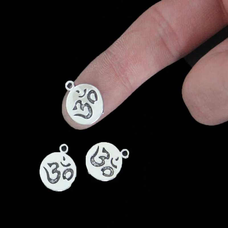 20 штук Модные украшения старинное серебро Ом Йога Талисманы Малый Подвески для DIY