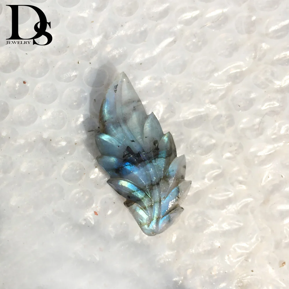 

DS Natural Flash Labradorite Leaf Lovely Pendant Quartz Crystal Necklace Reiki Healing Crystal Stone Woman Jewelry Gifts