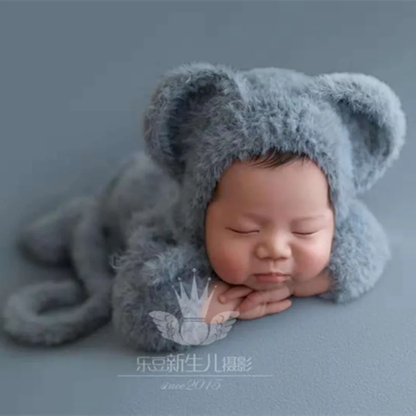 

Lovely Teddy Bear Fuzzy Outfit Photography Props Winter Chunky Newborn Bear Hat Set Baby Footed Romper Onesie Newborn Pants prop