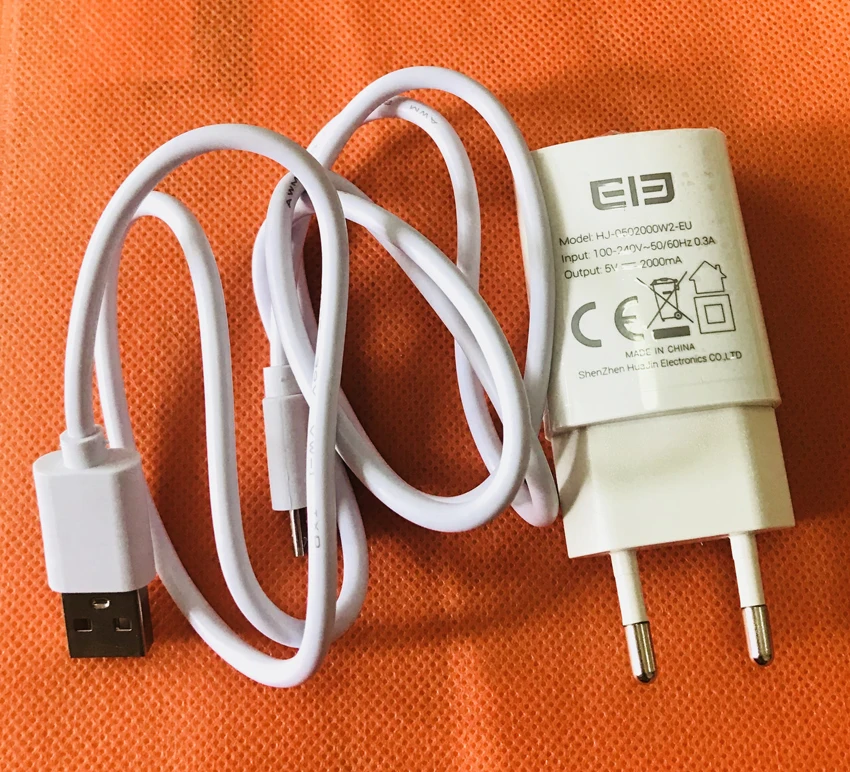 Оригинальное дорожное зарядное устройство с европейской вилкой и USB кабелем для
