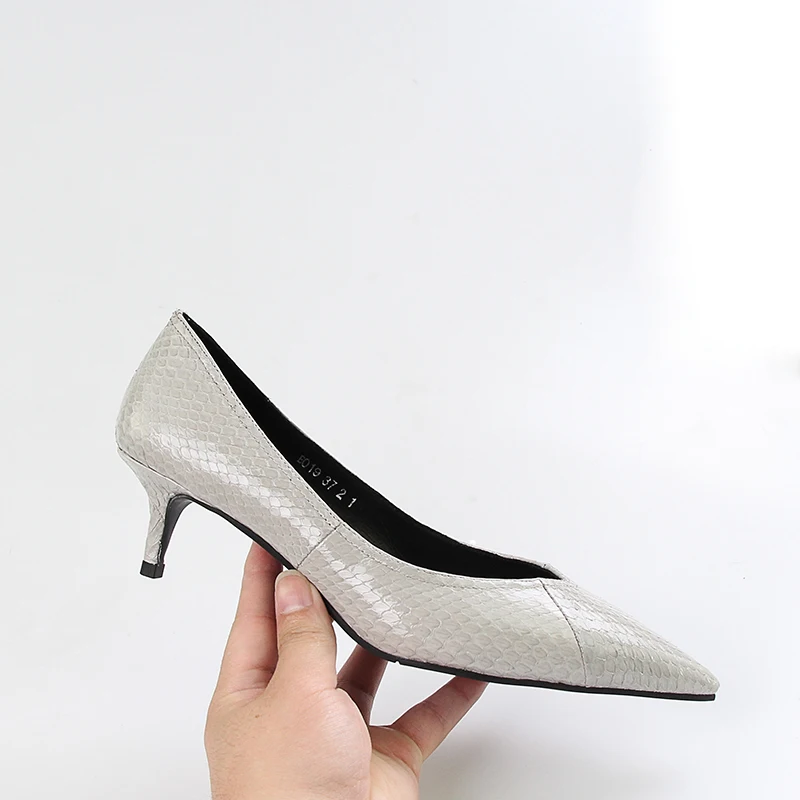 Женские туфли-лодочки на высоком каблуке ISNOM из змеиной кожи Новинка лета 2018