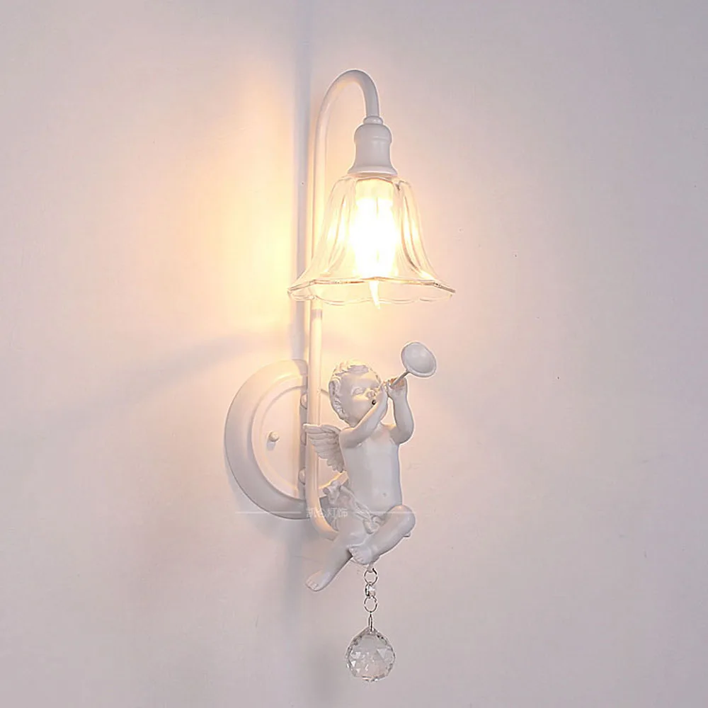 Итальянский Миланский белый полимерный настенный светильник с ангелом для