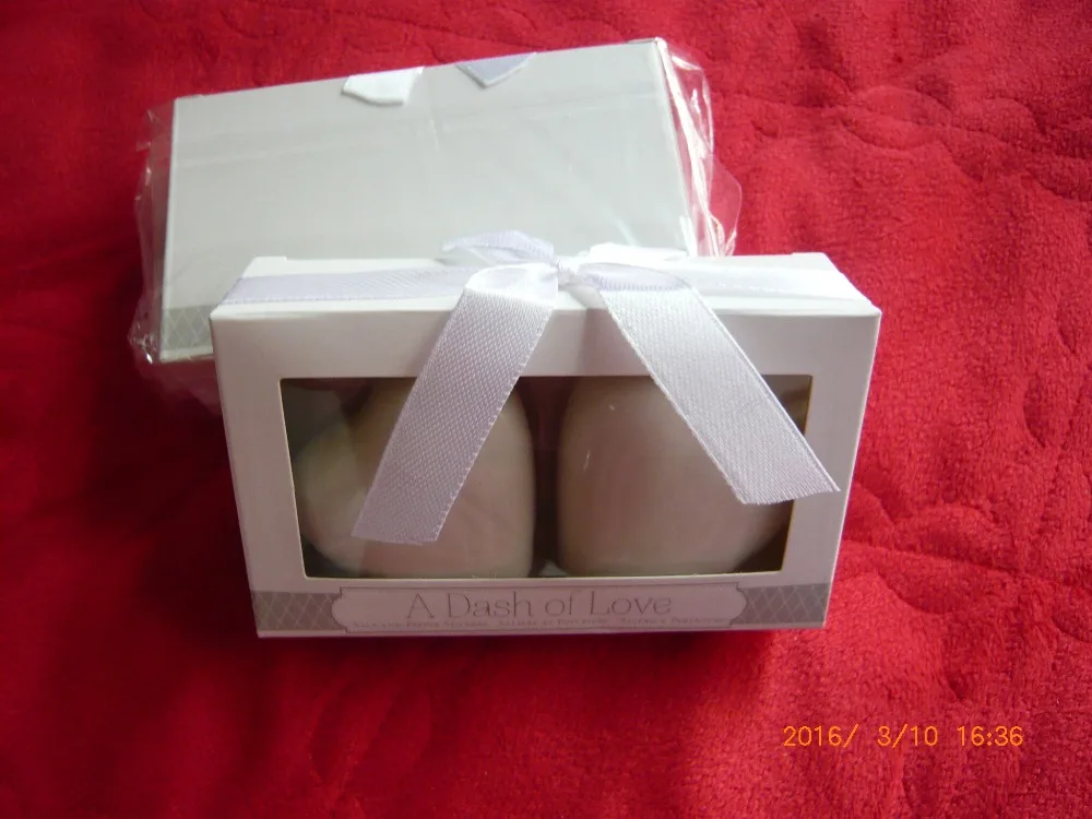 

wedding party favor gift and giveaways for guest--"A Dash of Love" Ceramic Heart Salt & Pepper Shakers party souvenir 20set/lot