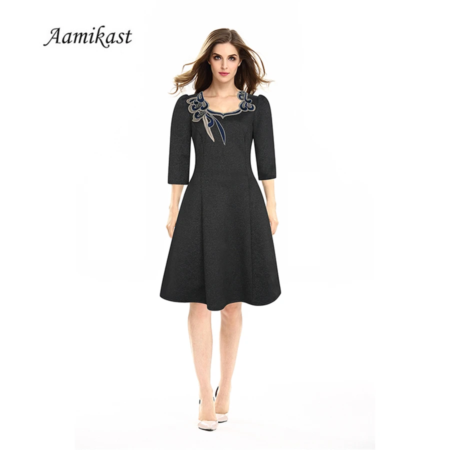 Женское элегантное платье с аппликацией и цветочной вышивкой вязаное крючком