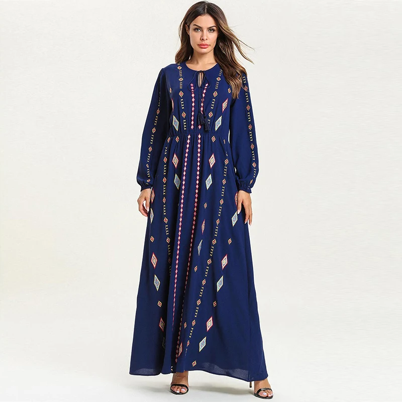 Женское мусульманское платье-кафтан с цветочной вышивкой элегантное длинным
