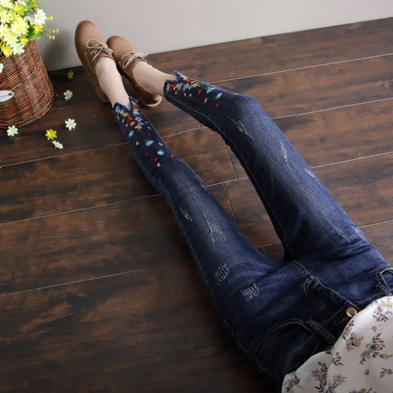 Новые весенние джинсовые брюки летние со стразами Бисероплетение по щиколотку