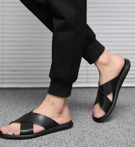 Мужская обувь модные пляжные тапочки кожаная на плоской подошве женские черные