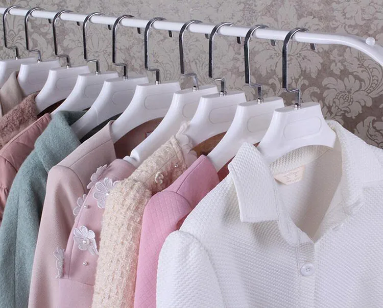 Толстая широкая плечевая белая пластиковая вешалка для одежды и меха костюма (8