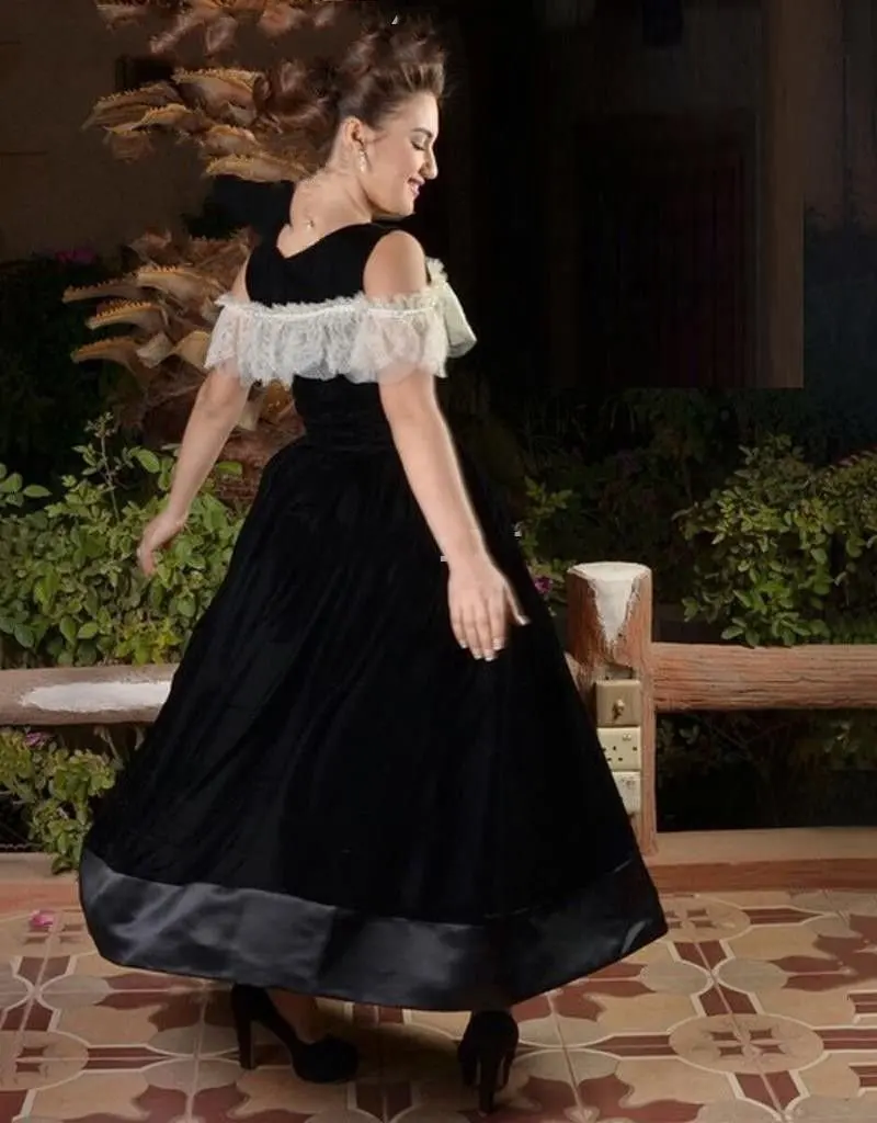 Новое Прибытие Сшитое Cap рукавом Кружева Жемчуг Sexy Пром платья 2017 Голеностопного