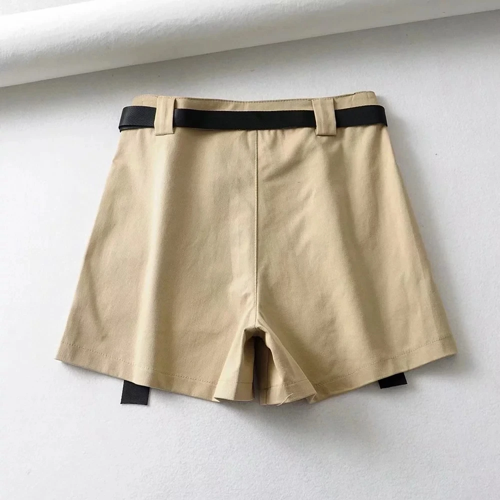

Women Pockets Front Cargo Shorts With Belt