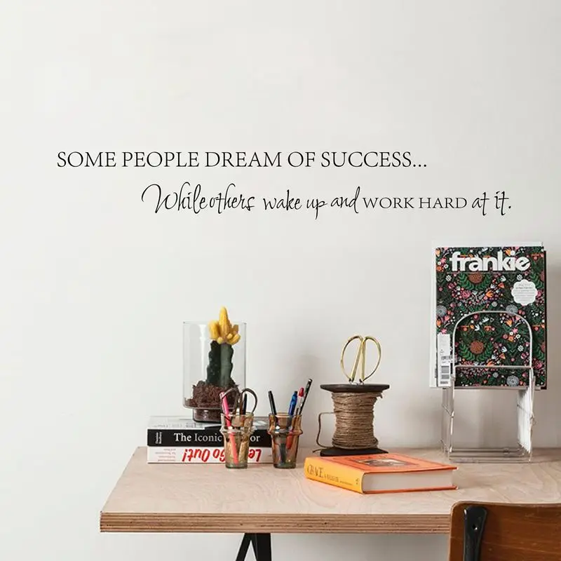 Художественная виниловая наклейка на стену «Пробуждение»