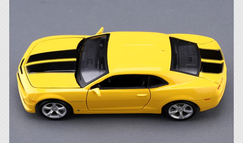 1/24 Chevrolet Camaro SS RS 2010 Шмель желтый цвет модель автомобиля игрушки для детей Brinquedos
