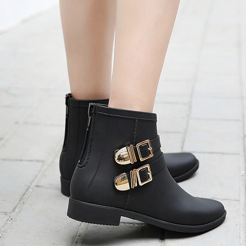 2017 г. новые модные женские короткие резиновые сапоги с пряжкой в английском стиле