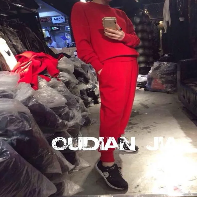 Комплект одежды из 2 предметов: укороченный топ и юбка с круглым вырезом новые