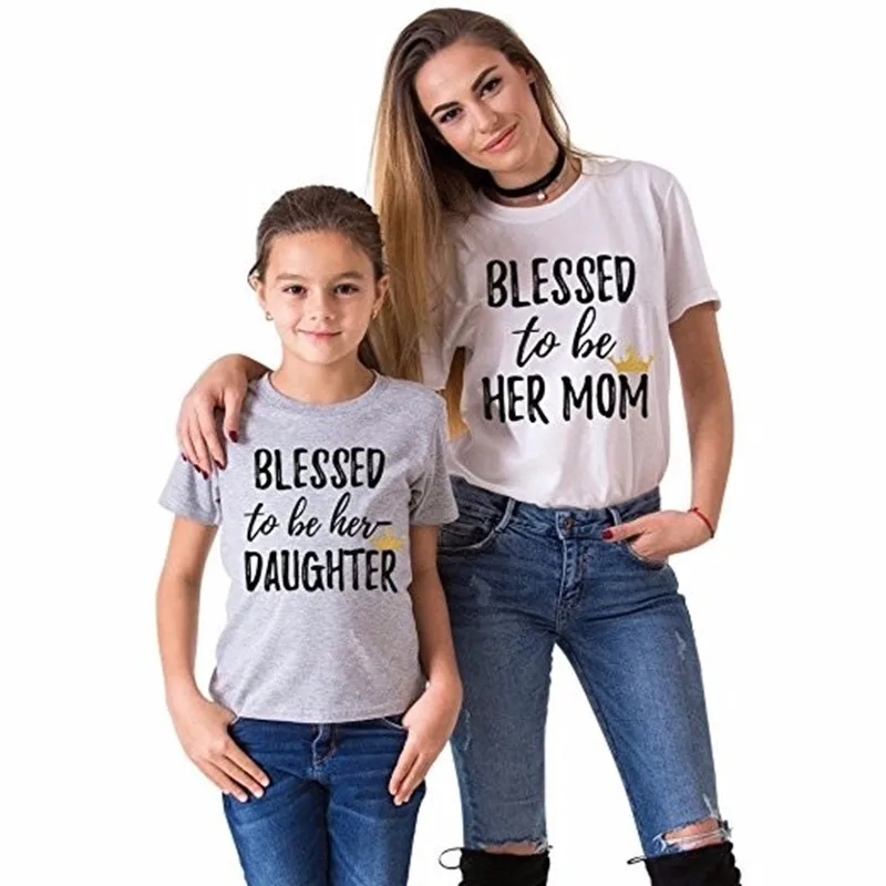 Комплект одинаковой одежды для всей семьи с надписью BLESSED To Be Her MOM and DAUGHTER Футболка