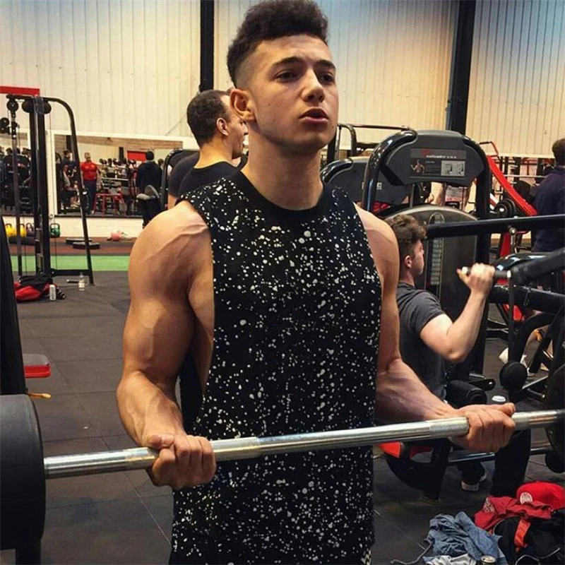 New Fashion Cotton Cut Off Sleeveless Shirts Bodybuilding Stringer Tank Top Men Fitness Mens Singlet Workout Gym Clothing Vest